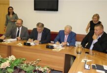 Představitelé Krajské zdravotní podepsali smlouvu o koupi litoměřické nemocnice