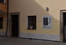 V keramické kavárně můžete celý víkend tvořit z hlíny