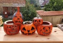 Keramická kavárna Dlouhánka má výdejové okénko a dýně jsou stále k mání