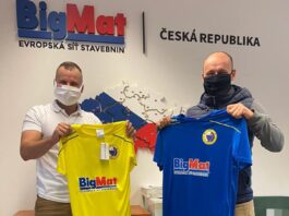 Společnost BigMat darovala mladým sportovcům dresy