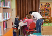 Děti zaměstnanců nemocnice chodí do školy na dětské oddělení