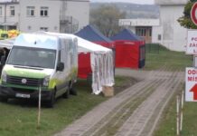LITOMĚŘICE: Pro čekající na testování vyrostly před nemocnicí stany