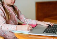 Budoucí učitelé z Ústí nad Labem zdarma doučují děti