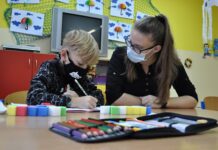 Hlídání dětí na ZŠ U Stadionu může nově využít více rodičů