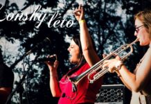 VIDEOKLIP: V novém klipu volá kapela Toska loňské léto