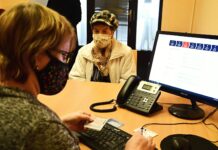 V Litoměřicích pomohli s registrací na očkování už dvěma desítkám seniorů