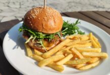 Zaostřeno na burgery! Tuto sobotu na terase Kulturního domu Říp!