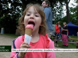 DUBÍ: Děti a dospělí přivítali prázdniny divadlem, hudbou a spoustou zmrzliny