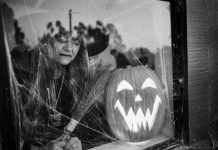 Přijďte do divadla na výstavu fotografa Daniela Šperla!