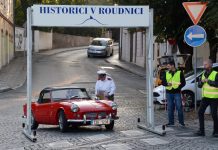 Historici v Roudnici tuto sobotu na nádvoří zámku