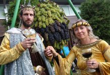 FOTOREPORTÁŽ – Žernosecké vinobraní objektivem Karla Pecha