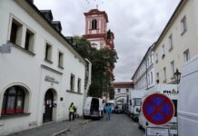 FOTOREPORTÁŽ: V jezuitském kostele natáčel mezinárodní štáb reklamu na ASUS