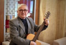 „Muzika je pro mě nejlepší terapií,“ tvrdí jubilant, kapelník Áda Škarda