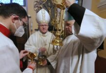 FOTOREPORTÁŽ – Biskup Jan Baxant při mši připomněl rok 2021