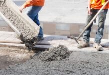 Vysoké ceny povolenek a elektřiny zdražují výrobu cementu