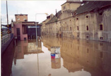Připomeňte si Povodně 2002 v roudnickém infocentru