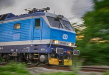 Cestující napadl vlakvedoucího a z místa činu utekl