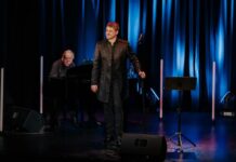 V Divadle Karla Hynka Máchy ženám zazpívá David Deyl