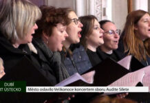 DUBÍ: Město oslavilo Velikonoce koncertem sboru Audite Silete