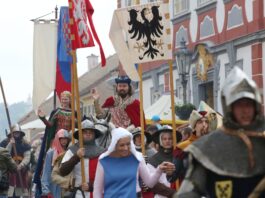 Do Úštěka v sobotu opět přijede Karel IV.