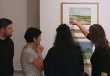 Projděte si výstavu „V souznění se zemí“ s kurátorkou!