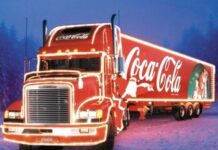 Vánoční kamion Coca-Coly do Litoměřic přiveze Santu a skřítky