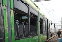 Na lovosickém nádraží se střetl vlak s nákladním automobilem