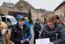 Část výtěžku z Adventního jarmarku ZŠ Havlíčkova věnovala psímu útulku