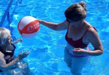 Pětadevadesátiletá seniorka z Domova na Dómském pahorku navštívila koupaliště