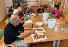 Senioři a děti poděkovali hasičům za pomoc při povodních