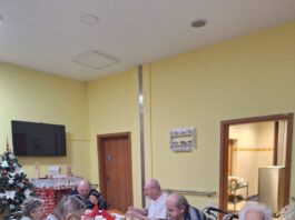 Štědrý večer v Domově na Dómském pahorku byl opět se vším všudy