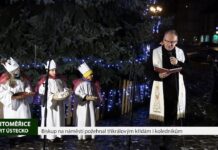 LITOMĚŘICE: Biskup na náměstí požehnal tříkrálovým křídám i koledníkům