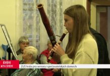 ŠTĚTÍ: ZUŠ hrála pro seniory v pečovatelských domech