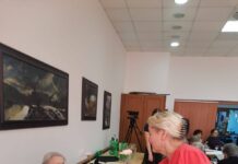 Domov pro seniory na Dómském pahorku oslavil MDŽ květinami pro každou dámu