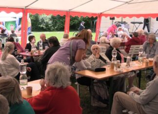 LITOMĚŘICE: Letní slavnost v Domově U Trati se vydařila