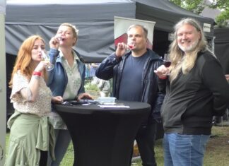 ROUDNICE N. L.: 13. Roudnickému koštu nepřálo počasí, lidé si ho ale užili